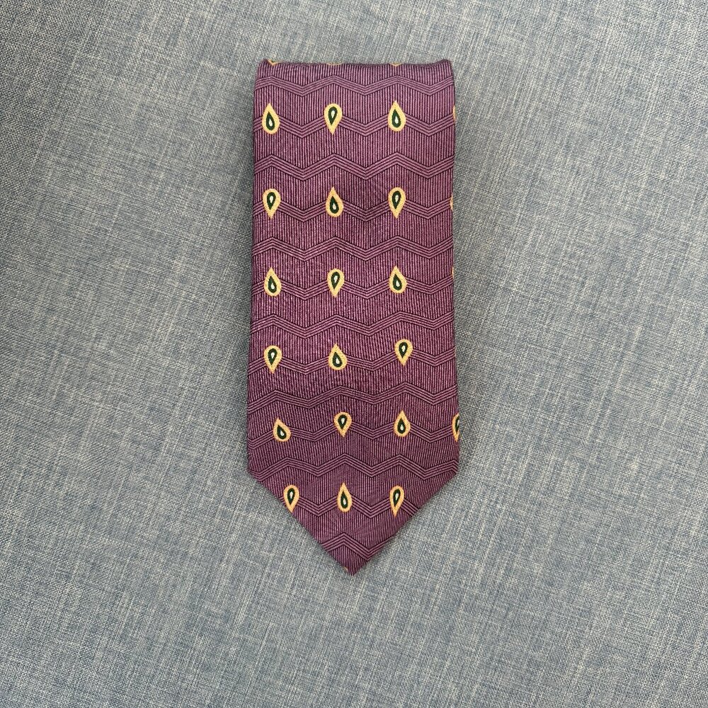 Barrington 100% silk USA made‎ Purple Paisley tie